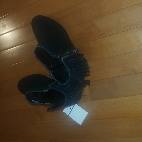 ❤🤎Kenneth Cole Reaction Suede Fringe Bootie - Picture 3 of 9